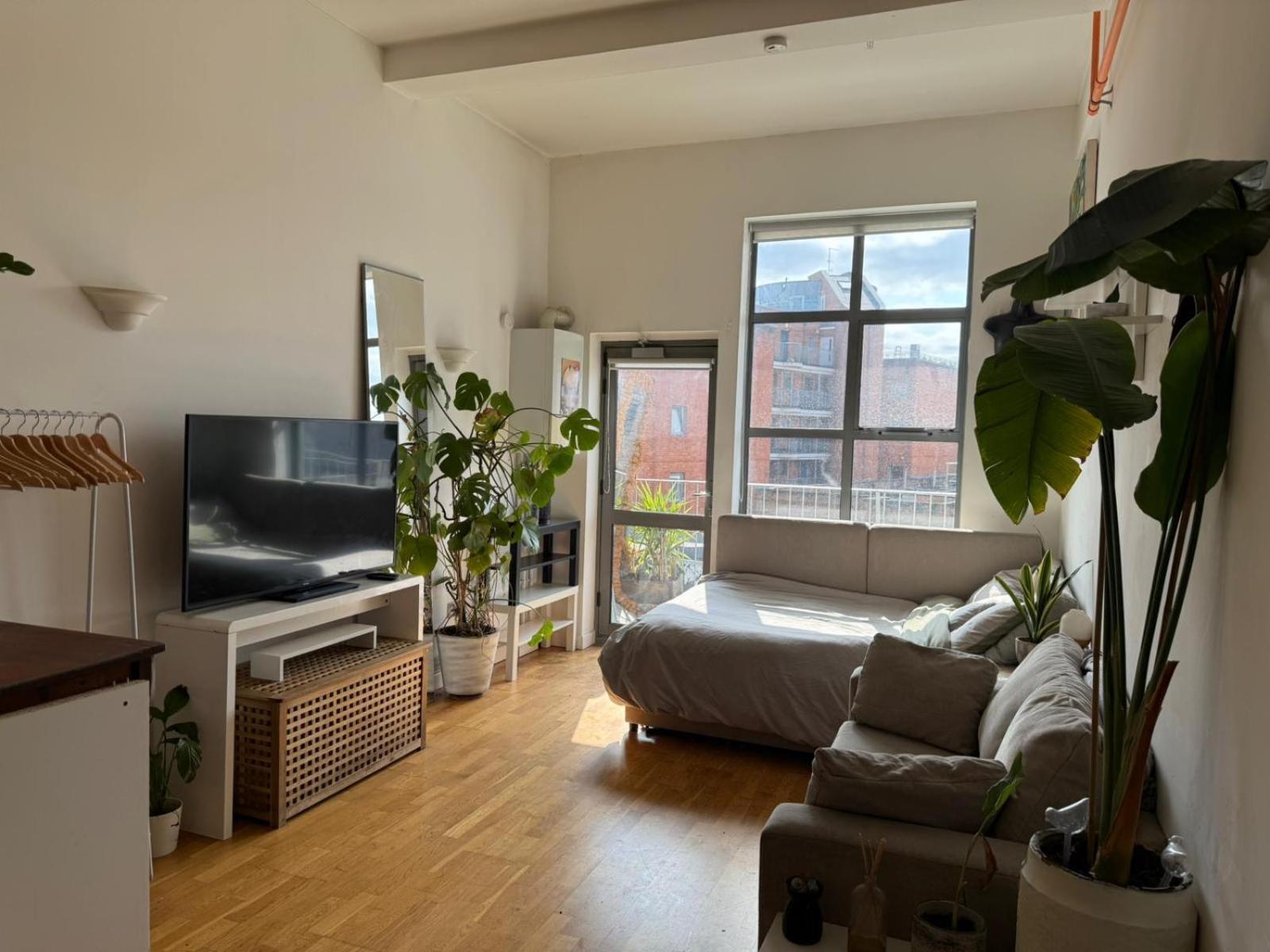 Cosy Private Room With Shared Bathroom Facilities London Exterior photo